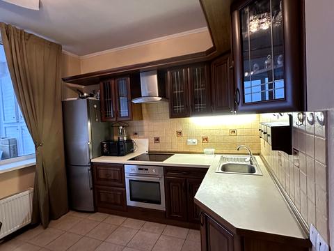 квартира за адресою Дніпровська набережна вул., 26