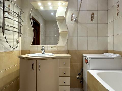 квартира за адресою Дніпровська набережна вул., 26