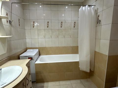 квартира за адресою Дніпровська набережна вул., 26