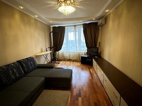 квартира за адресою Дніпровська набережна вул., 26