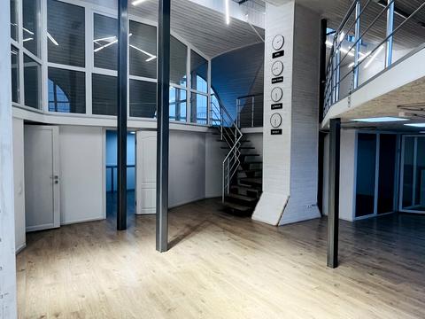 комерційна за адресою Дніпровська набережна вул., 19-А