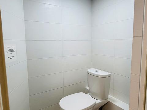 комерційна за адресою Дніпровська набережна вул., 19-А