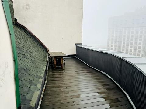 комерційна за адресою Дніпровська набережна вул., 19-А