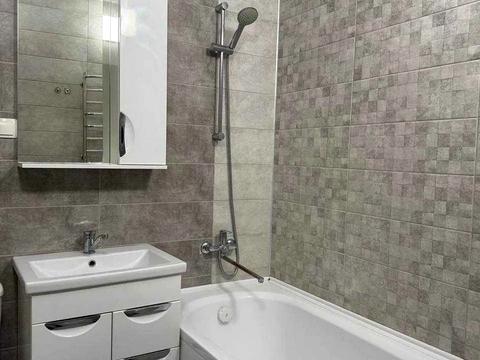 квартира за адресою Софії Русової вул., 1