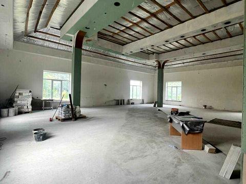 коммерческая по адресу Богдана Хмельницького, 1