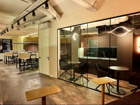 коммерческая по адресу Бусловская ул., 12