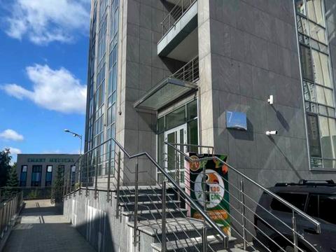 комерційна за адресою Джона Маккейна вул. (Івана Кудрі), 7