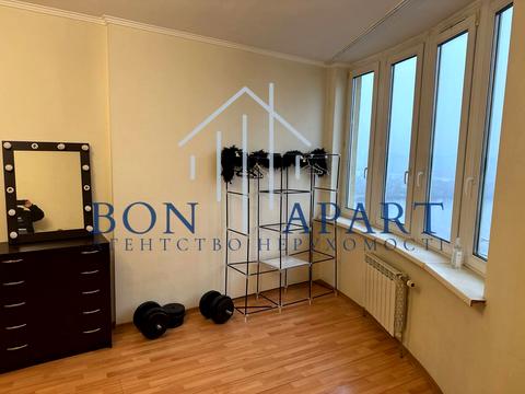 квартира за адресою Дніпровська набережна вул., 19