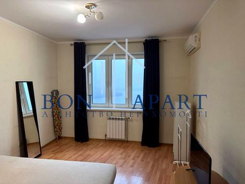 квартира за адресою Дніпровська набережна вул., 19