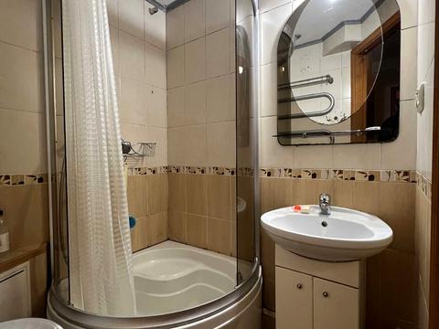 квартира за адресою Космічна вул., 5/16