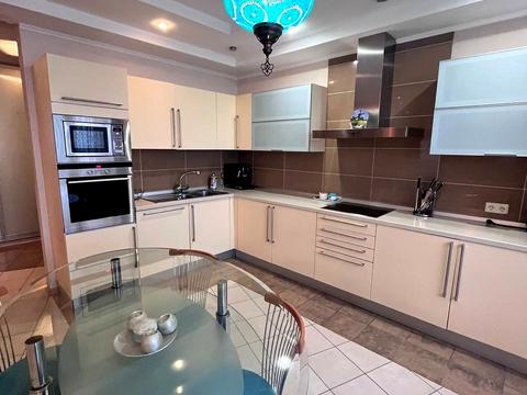 комната по адресу Николая Амосова ул., 4