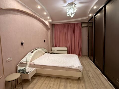 квартира за адресою Раїси Окіпної вул., 8