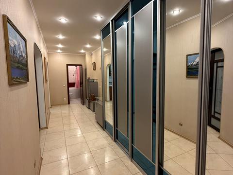 квартира за адресою Раїси Окіпної вул., 8