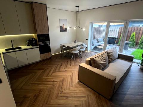 будинок за адресою Ентузіастів