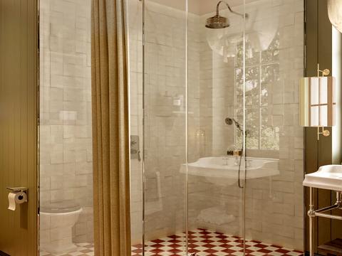 коммерческая по адресу Данила Галицького, 3