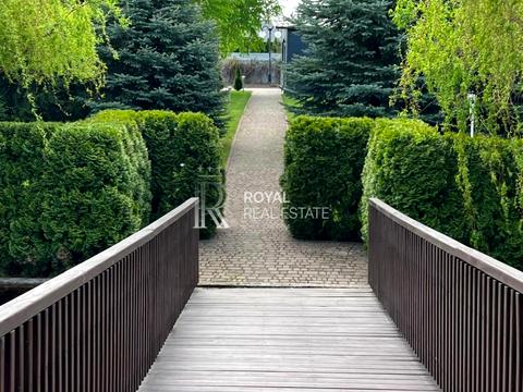 дом по адресу с. Вишенки, Золочивська