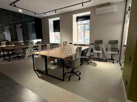 комерційна за адресою Володимирська вул., 81-Б