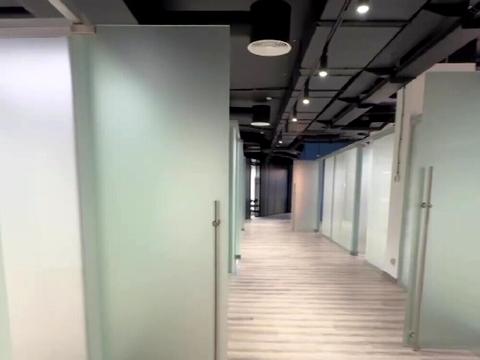 комерційна за адресою Євгена Коновальця вул. (Щорса), 36