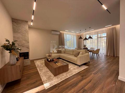 будинок за адресою Квітнева вул.