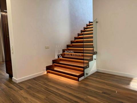 будинок за адресою Квітнева вул.