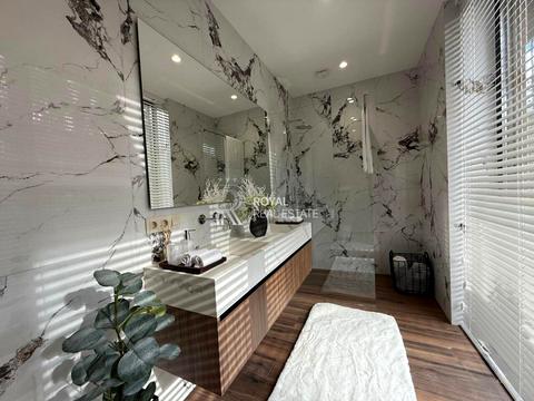 будинок за адресою Квітнева вул.