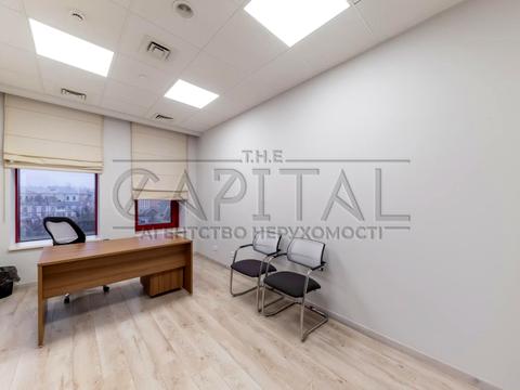 комерційна за адресою вул. Сечевых Стрельцов, 17