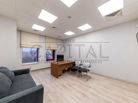 комерційна за адресою вул. Сечевых Стрельцов, 17