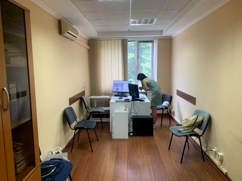 коммерческая по адресу Николая Михновского бульв. (Дружбы народов), 38