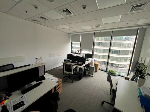 комерційна за адресою Болсуновська вул. (Сергія Струтинського), 13-15