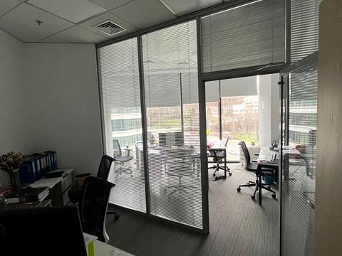 комерційна за адресою Болсуновська вул. (Сергія Струтинського), 13-15