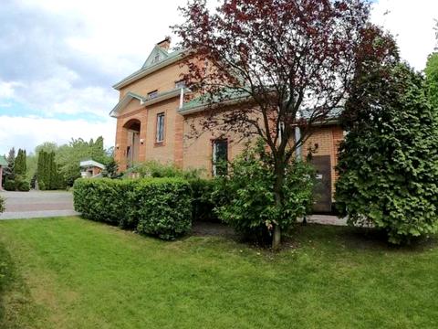 будинок за адресою Анатолія Солов'яненка вул.