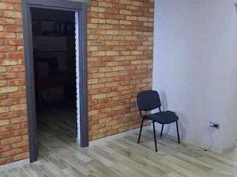 комерційна за адресою Хмельницька вул., 10