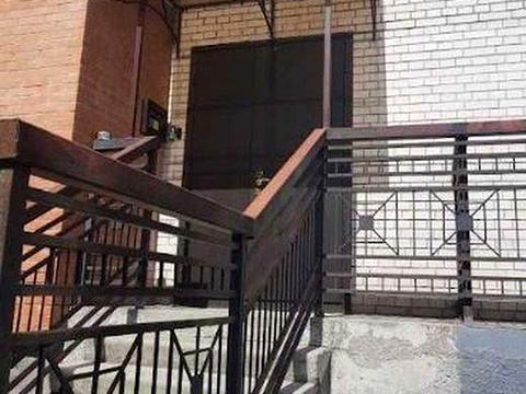 комерційна за адресою Хмельницька вул., 10