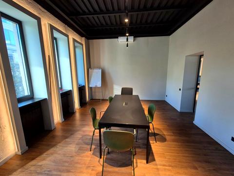 коммерческая по адресу Ивана Франко ул., 9