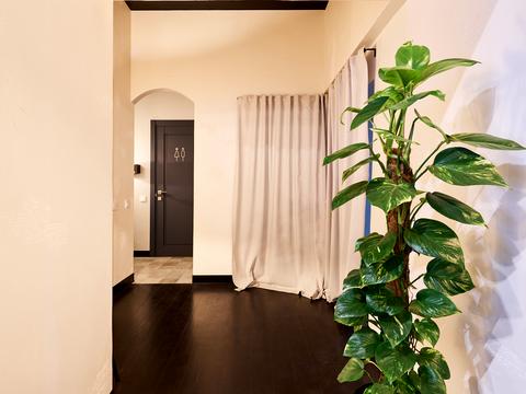 комерційна за адресою Січових Стрільців вул. (Артема), 79