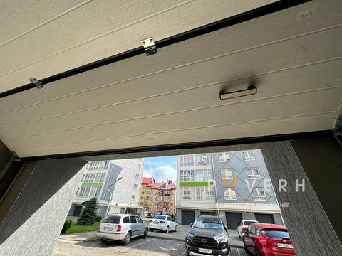 паркомісце за адресою Олександра Довженка вул., 35