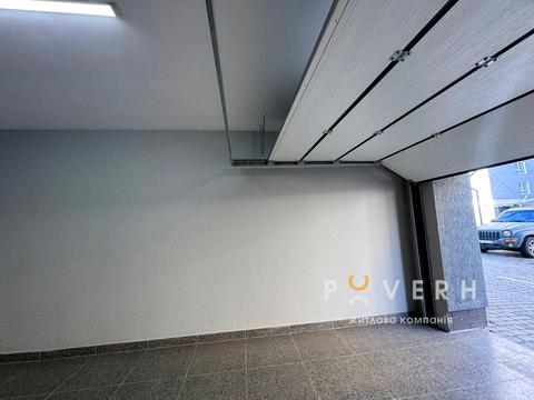 паркомісце за адресою Олександра Довженка вул., 35