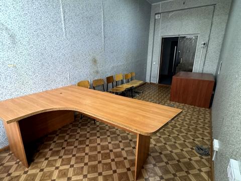 комерційна за адресою Воскресенська вул. (Леніна), 14