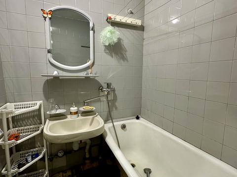 квартира за адресою Героїв Десантників вул., 11