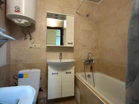 квартира по адресу Менахем-Мендл Шнеерсона ул. (Мініна), 1