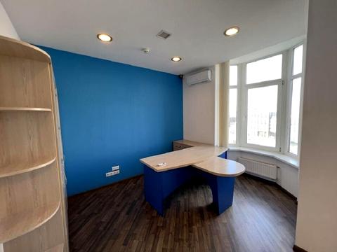 комерційна за адресою Дніпровська набережна вул., 26-Ж