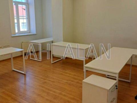 комерційна за адресою Іллінська вул., 8