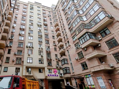 комерційна за адресою Круглоуніверситетська вул., 3-5