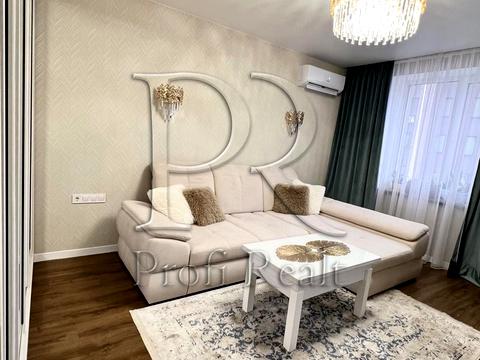 квартира за адресою Героїв Небесної Сотні просп., 16/10