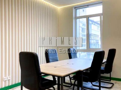 комерційна за адресою Жилянська вул., 68