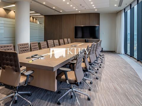 комерційна за адресою Болсуновська вул. (Сергія Струтинського), 13-15