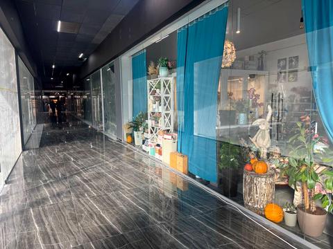 комерційна за адресою Миколи Бажана просп., 17-А