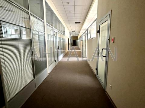 комерційна за адресою Дениса Монастирського вул. (Василя Сурікова), 3А