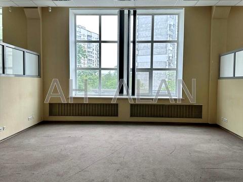 комерційна за адресою Дениса Монастирського вул. (Василя Сурікова), 3А