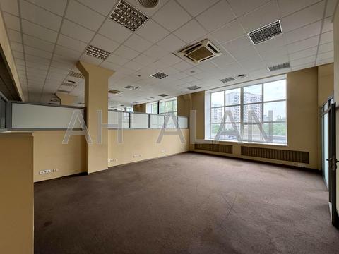 комерційна за адресою Дениса Монастирського вул. (Василя Сурікова), 3А